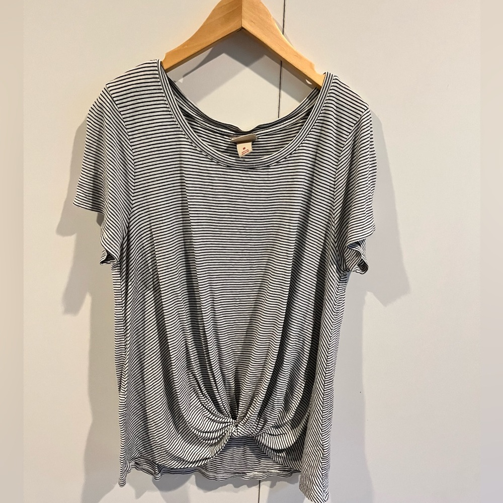 Mossimo medium top